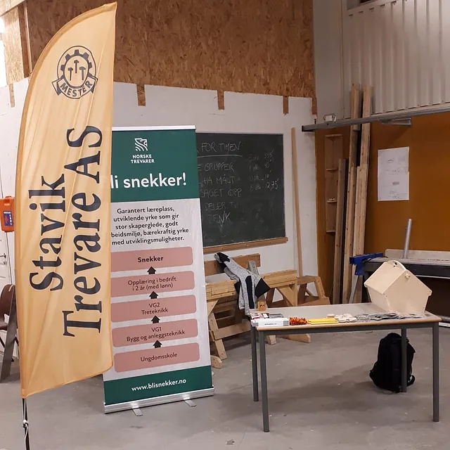 Fane med Logo til Stavik Trevare as