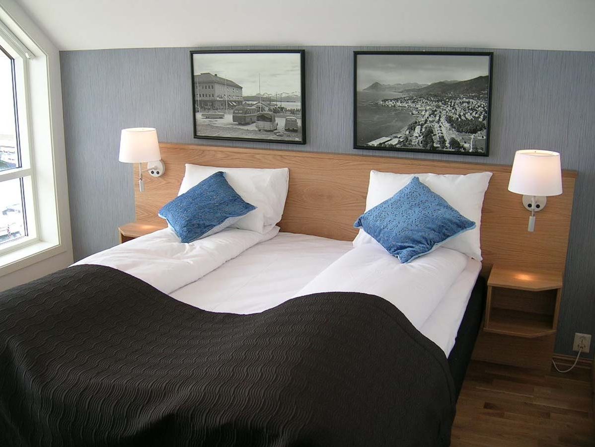 Dobbeltseng på hotellrom